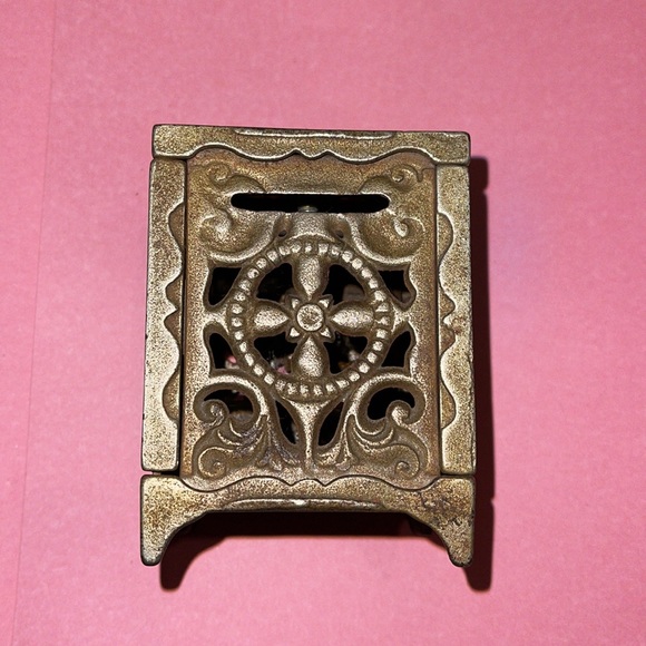 ANTIQUE CAST IRON 6 SIDED ORNATE SAFE BANK PATENT DATE 1896 - Picture 3 of 7